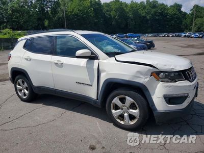 Czwarte zdjęcie samochodu z boku: 2018 JEEP COMPASS LATITUDE VIN:3C4NJDBB7JT144335 - miniatura