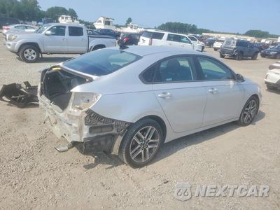 Trzecie zdjęcie samochodu z tyłu: 2019 KIA FORTE S VIN:3KPF34AD4KE019669 - miniatura