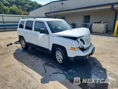 Czwarte zdjęcie samochodu z boku: 2017 JEEP PATRIOT SPORT VIN:1C4NJPBA2HD150360 - miniatura