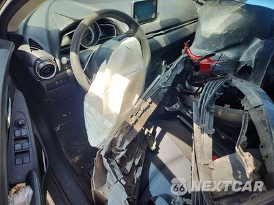 Zdjęcie 8 z 12 samochodu: 2016 TOYOTA SCION VIN:3MYDLBZV6GY123807 - miniatura