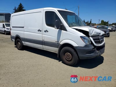 Czwarte zdjęcie samochodu z boku: 2014 MERCEDES-BENZ SPRINTER 2500 DELIVERY VAN VIN:WD3PE7CC8E5836352 - miniatura