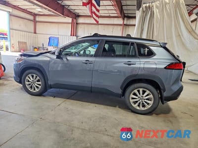 Drugie zdjęcie samochodu z przodu: 2023 TOYOTA COROLLA CROSS LE VIN:7MUBAABGXPV054036 - miniatura