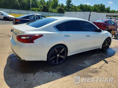 Trzecie zdjęcie samochodu z tyłu: 2018 NISSAN ALTIMA 2.5 SR VIN:1N4AL3AP8JC146256 - miniatura