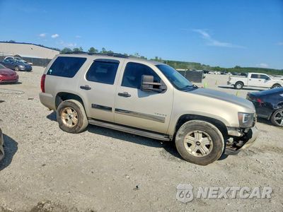 Czwarte zdjęcie samochodu z boku: 2014 CHEVROLET TAHOE K1500 LS VIN:1GNSKAE0XER169342 - miniatura