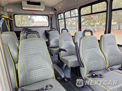 Zdjęcie 6 z 10 samochodu: 2017 FORD E350 SHUTTLE BUS VIN:1FDEE3FS7HDC13805 - miniatura