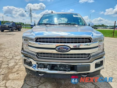 Piąte zdjęcie samochodu w środku: 2018 FORD F150 SUPERCREW VIN:1FTEW1EP9JFD11506 - miniatura