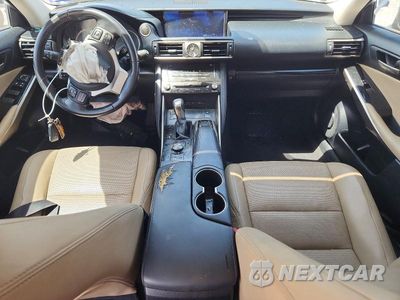 Zdjęcie 8 z 12 samochodu: 2017 LEXUS IS 200T VIN:JTHBA1D26H5040328 - miniatura