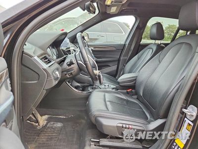Zdjęcie 7 z 12 samochodu: 2021 BMW X1 XDRIVE28I VIN:WBXJG9C02M5U33847 - miniatura