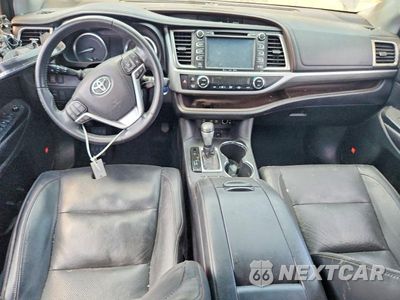 Zdjęcie 8 z 13 samochodu: 2019 TOYOTA HIGHLANDER HYBRID LIMITED PLATINUM VIN:5TDDGRFHXKS077991 - miniatura