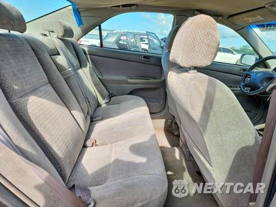 Zdjęcie 10 z 12 samochodu: 2002 TOYOTA CAMRY LE VIN:4T1BE32K32U518329 - miniatura