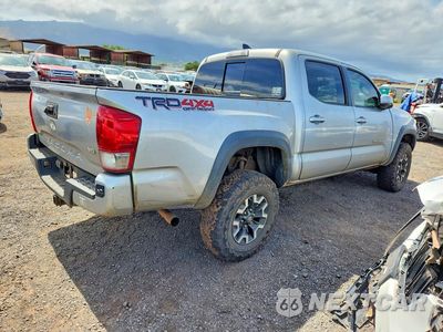 Trzecie zdjęcie samochodu z tyłu: 2017 TOYOTA TACOMA SR V6 VIN:3TMCZ5AN8HM048008 - miniatura
