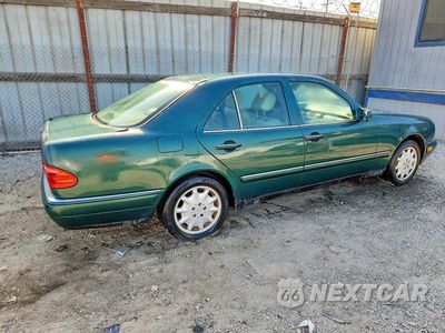 Trzecie zdjęcie samochodu z tyłu: 1996 MERCEDES-BENZ E 320 VIN:WDBJF55F2TJ019255 - miniatura