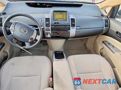 Zdjęcie 8 z 13 samochodu: 2004 TOYOTA PRIUS BASE VIN:JTDKB20U440110444 - miniatura