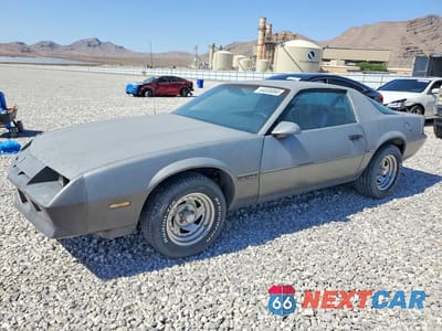 1983 CHEVROLET CAMARO 1G1AP8719DL138016 - główne zdjęcie licytacji z USA - miniatura