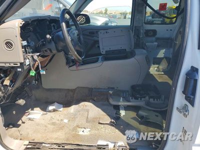 Zdjęcie 7 z 12 samochodu: 2004 GMC NEW SIERRA C1500 VIN:2GTEC19T141376264 - miniatura