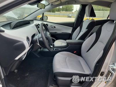 Zdjęcie 13 z 24 samochodu: 2019 TOYOTA PRIUS LE AWD-E VIN:JTDL9RFU4K3001591 - miniatura