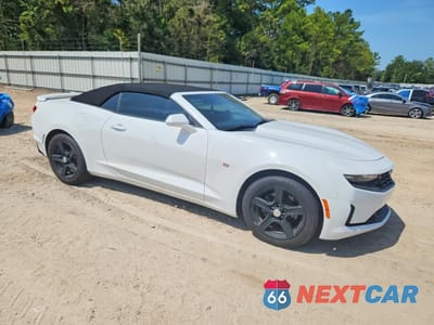 Czwarte zdjęcie samochodu z boku: 2019 CHEVROLET CAMARO LS VIN:1G1FB3DXXK0126553 - miniatura