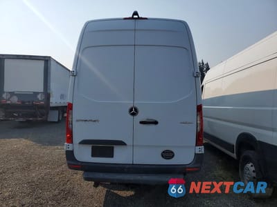 Zdjęcie 6 z 12 samochodu: 2019 MERCEDES-BENZ SPRINTER 3500/4500 VIN:WD3PF4CD0KP028372 - miniatura