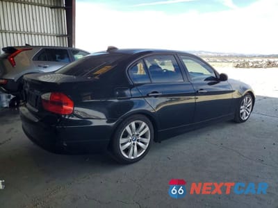 Trzecie zdjęcie samochodu z tyłu: 2006 BMW 325 I VIN:WBAVB13566PT11328 - miniatura