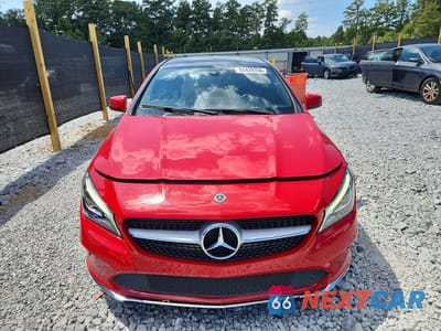 Piąte zdjęcie samochodu w środku: 2019 MERCEDES-BENZ CLA 250 4MATIC VIN:WDDSJ4GB3KN722577 - miniatura