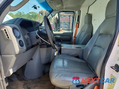 Zdjęcie 7 z 12 samochodu: 2013 FORD ECONOLINE E350 SUPER DUTY CUTAWAY VAN VIN:1FDWE3FL1DDA70194 - miniatura