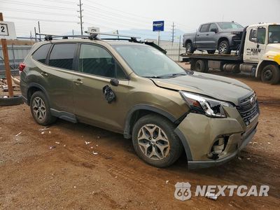 Czwarte zdjęcie samochodu z boku: 2022 SUBARU FORESTER PREMIUM VIN:JF2SKAEC6NH424174 - miniatura
