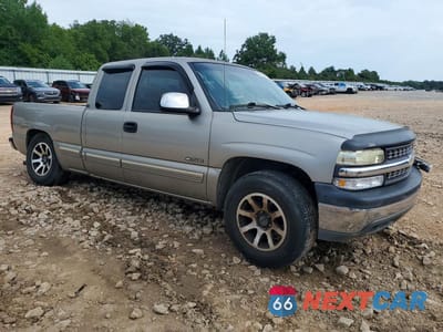 Czwarte zdjęcie samochodu z boku: 1999 CHEVROLET SILVERADO C1500 VIN:1GCEC19W4XZ191924 - miniatura