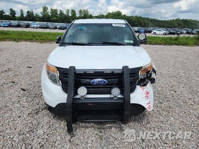 Piąte zdjęcie samochodu w środku: 2014 FORD EXPLORER POLICE INTERCEPTOR VIN:1FM5K8AR2EGC02232 - miniatura