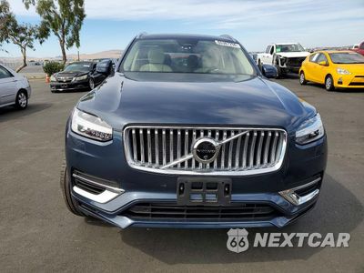 Piąte zdjęcie samochodu w środku: 2025 VOLVO XC90 PLUS VIN:YV4H60PE5S1309413 - miniatura