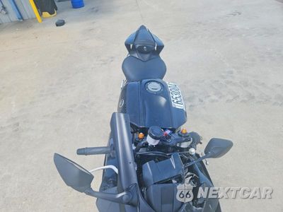 Piąte zdjęcie samochodu w środku: 2025 YAMAHA YZFR7 VIN:JYARM38E3SA020930 - miniatura