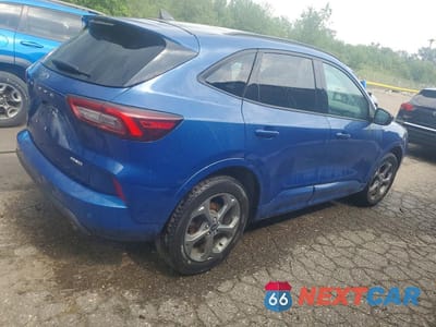 Trzecie zdjęcie samochodu z tyłu: 2023 FORD ESCAPE ST LINE VIN:1FMCU9MN9PUA22878 - miniatura