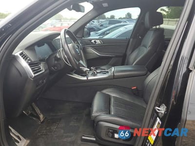 Zdjęcie 7 z 13 samochodu: 2019 BMW X5 XDRIVE50I VIN:5UXJU2C52KLN49968 - miniatura