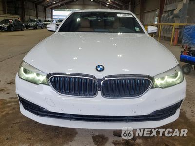Piąte zdjęcie samochodu w środku: 2019 BMW 530E VIN:WBAJA9C55KB254188 - miniatura