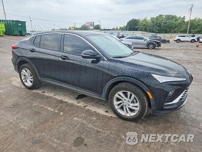 Czwarte zdjęcie samochodu z boku: 2025 BUICK ENVISTA PREFERRED VIN:KL47LAEPXSB099171 - miniatura