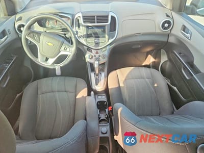 Zdjęcie 8 z 12 samochodu: 2019 CHEVROLET SONIC LT VIN:1G1JD5SB3K4146594 - miniatura