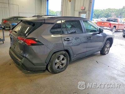 Trzecie zdjęcie samochodu z tyłu: 2025 TOYOTA RAV4 HYBRID XLE VIN:4T3RWRFVXSU175903 - miniatura