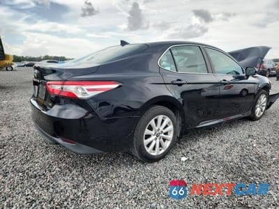Trzecie zdjęcie samochodu z tyłu: 2020 TOYOTA CAMRY LE VIN:4T1C11AK2LU997723 - miniatura