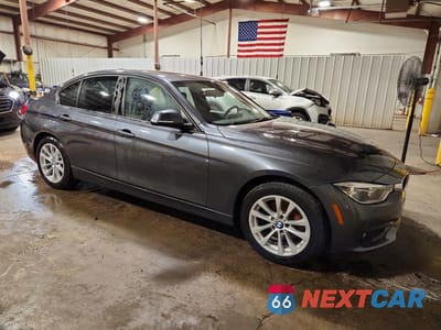 Czwarte zdjęcie samochodu z boku: 2018 BMW 320 XI VIN:WBA8A3C51JA499568 - miniatura