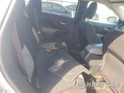 Zdjęcie 11 z 13 samochodu: 2014 JEEP CHEROKEE LATITUDE VIN:1C4PJLCB4EW186706 - miniatura