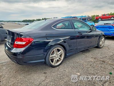 Trzecie zdjęcie samochodu z tyłu: 2014 MERCEDES-BENZ C 250 VIN:WDDGJ4HB4EG260821 - miniatura