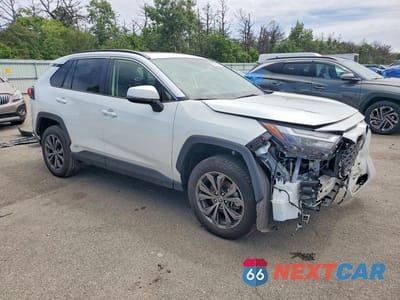 Czwarte zdjęcie samochodu z boku: 2025 TOYOTA RAV4 XLE PREMIUM VIN:JTMB6RFV1SJ086916 - miniatura