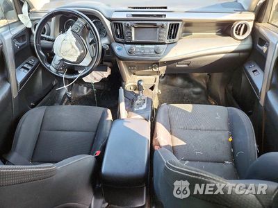 Zdjęcie 8 z 13 samochodu: 2016 TOYOTA RAV4 HV XLE VIN:JTMRJREV6GD031799 - miniatura