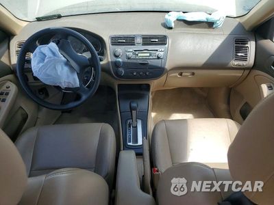 Zdjęcie 8 z 12 samochodu: 2005 HONDA CIVIC LX VIN:2HGES16655H545617 - miniatura