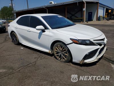 Czwarte zdjęcie samochodu z boku: 2022 TOYOTA CAMRY SE VIN:4T1G11AK7NU701812 - miniatura