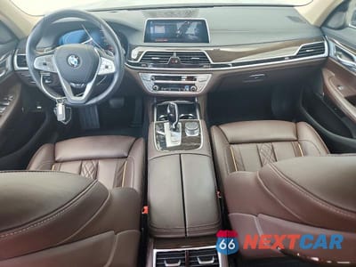 Zdjęcie 8 z 13 samochodu: 2022 BMW 750 XI VIN:WBA7U2C02NCJ91319 - miniatura
