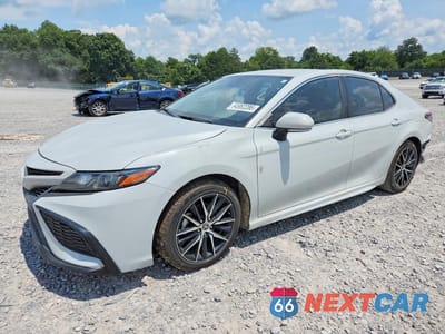 2022 TOYOTA CAMRY SE 4T1G11AK8NU008358 - główne zdjęcie licytacji z USA - miniatura