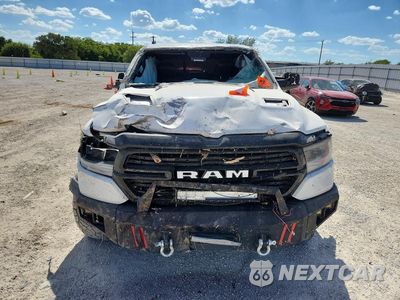 Piąte zdjęcie samochodu w środku: 2020 RAM 1500 LARAMIE VIN:1C6SRFJT7LN341243 - miniatura