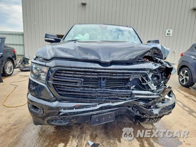 Piąte zdjęcie samochodu w środku: 2019 RAM 1500 BIG HORN/LONE STAR VIN:1C6SRFFTXKN741479 - miniatura