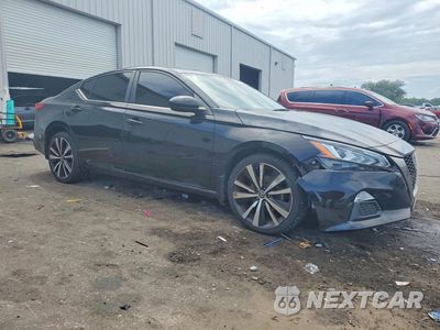 Czwarte zdjęcie samochodu z boku: 2019 NISSAN ALTIMA SR VIN:1N4BL4CW8KC177653 - miniatura