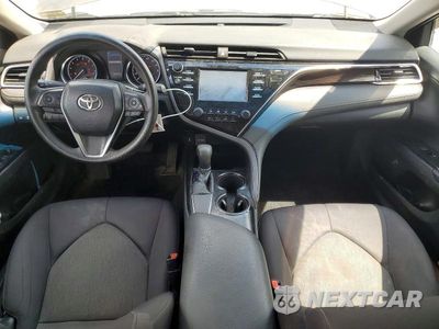 Zdjęcie 8 z 12 samochodu: 2018 TOYOTA CAMRY LE VIN:4T1B11HK3JU019617 - miniatura